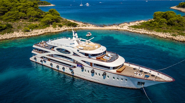 croatia private yacht charter cost